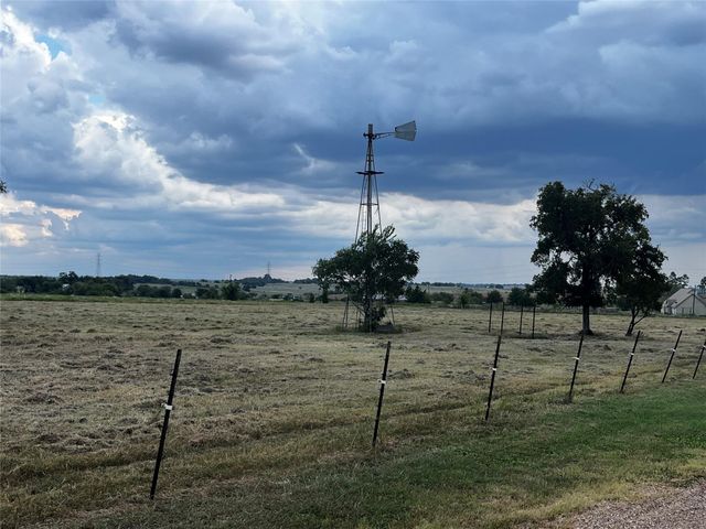 1100 Swiss Alp Hills Loop, Schulenburg, TX 78956