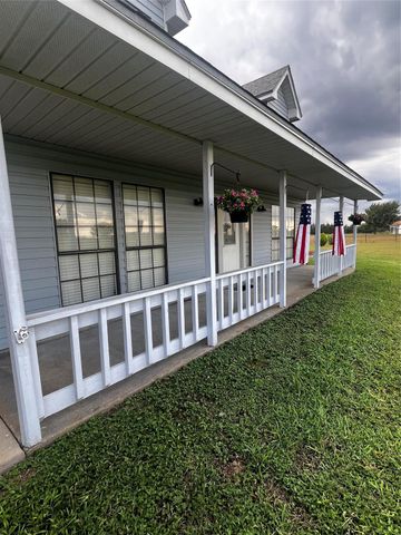 1100 Swiss Alp Hills Loop, Schulenburg, TX 78956