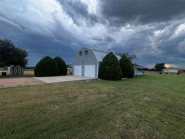 1100 Swiss Alp Hills Loop, Schulenburg, TX 78956