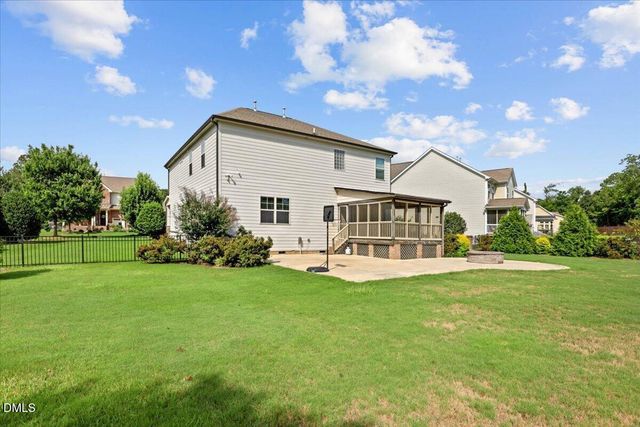 2524 Thorngrove Court, Fayetteville, NC 28303