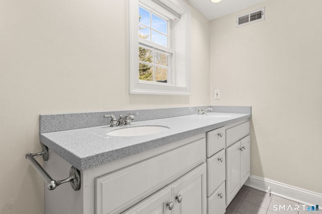 16 Trails End Road, Wilton, CT 06897