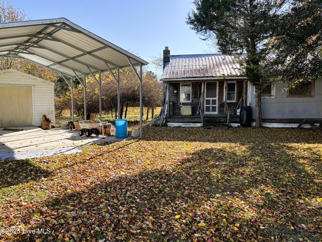 421 Gurganus Road, Maple Hill, NC 28454