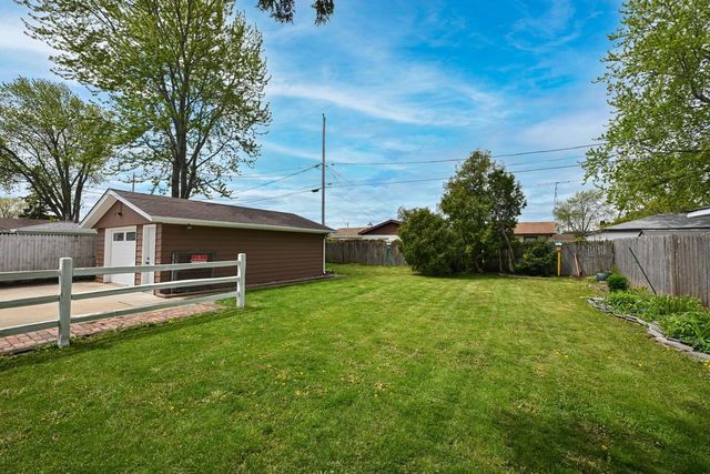 8604 20th AVENUE, Kenosha, WI 53143