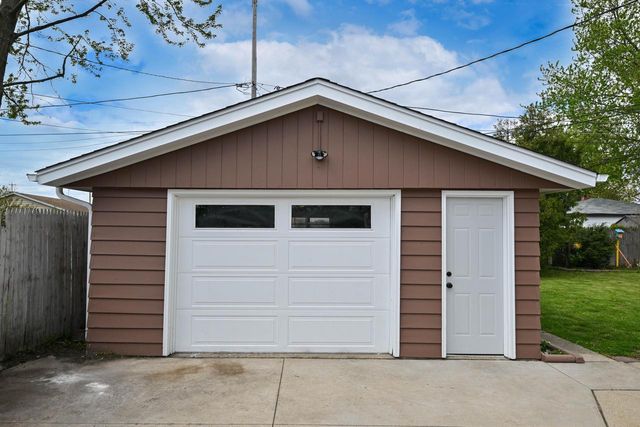 8604 20th AVENUE, Kenosha, WI 53143