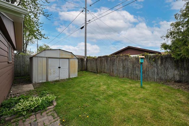 8604 20th AVENUE, Kenosha, WI 53143