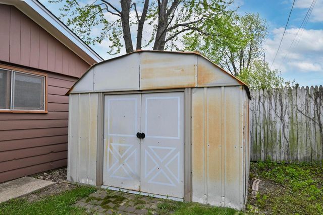 8604 20th AVENUE, Kenosha, WI 53143