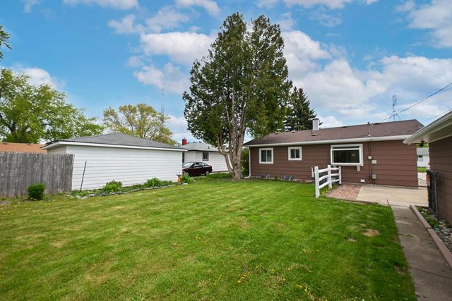 8604 20th AVENUE, Kenosha, WI 53143