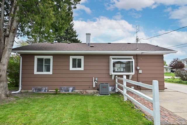 8604 20th AVENUE, Kenosha, WI 53143