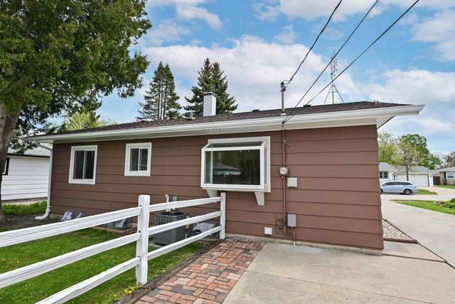 8604 20th AVENUE, Kenosha, WI 53143