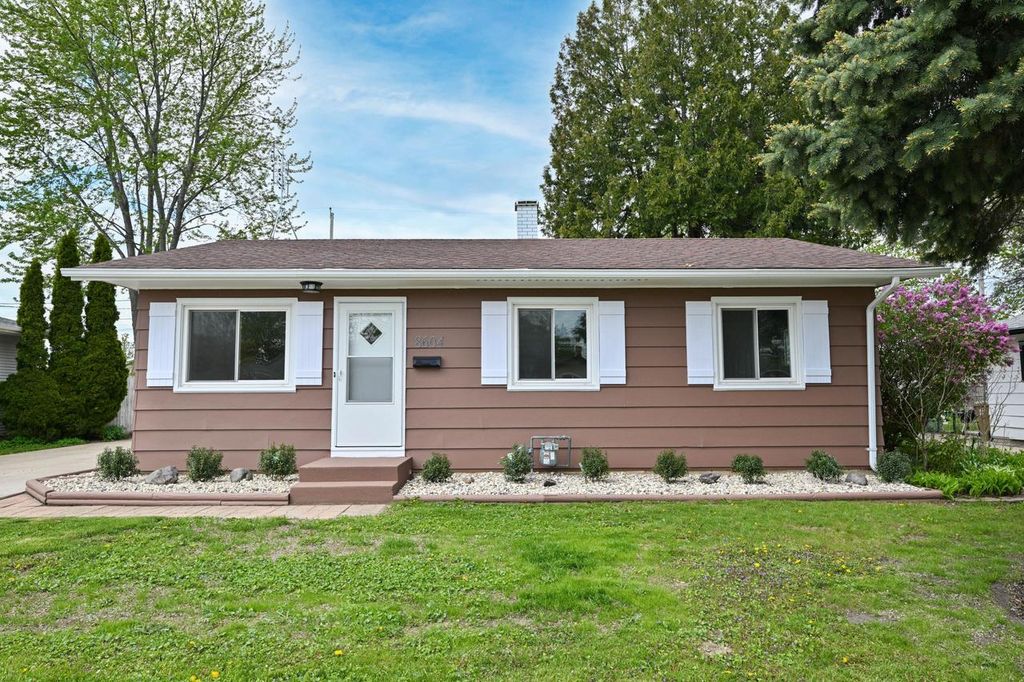 8604 20th AVENUE, Kenosha, WI 53143