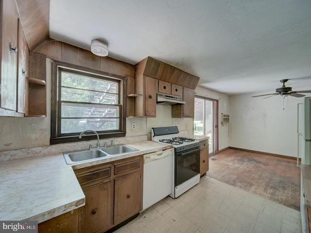 13682 BLACKWELLS MILL RD, Goldvein, VA 22720