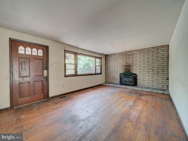 13682 BLACKWELLS MILL RD, Goldvein, VA 22720
