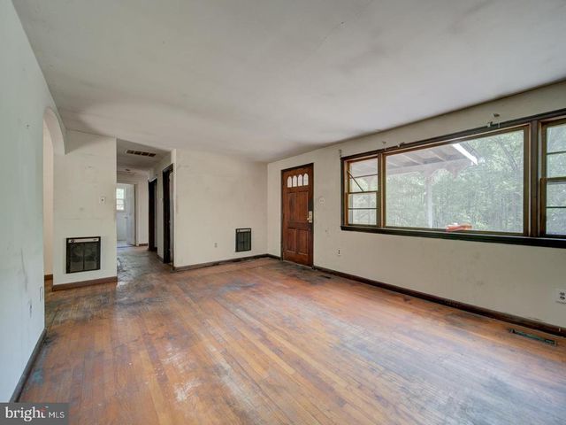 13682 BLACKWELLS MILL RD, Goldvein, VA 22720