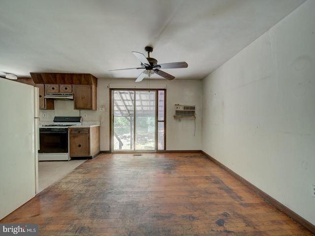 13682 BLACKWELLS MILL RD, Goldvein, VA 22720