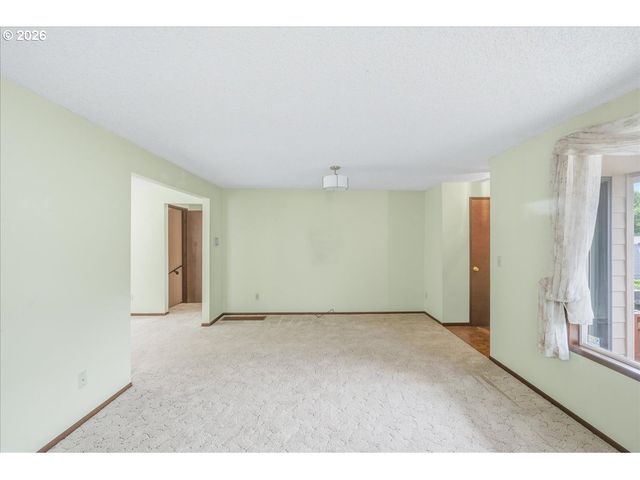 371 Ne Village Squire Ave 25, Gresham, OR 97030