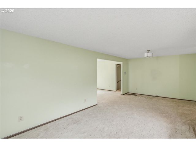 371 Ne Village Squire Ave 25, Gresham, OR 97030