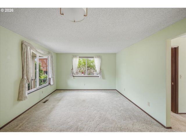 371 Ne Village Squire Ave 25, Gresham, OR 97030