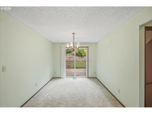 371 Ne Village Squire Ave 25, Gresham, OR 97030