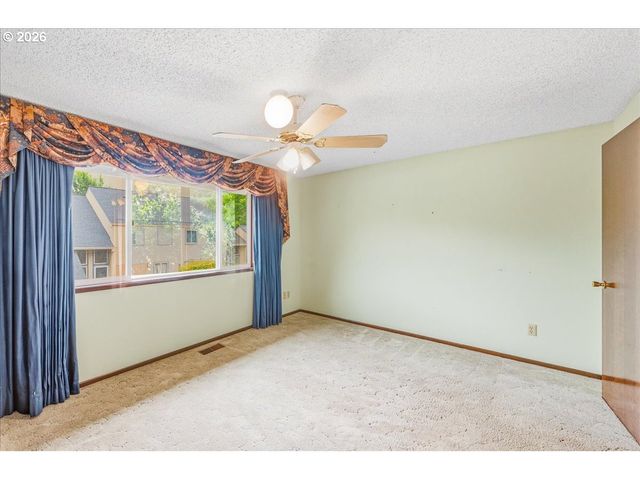 371 Ne Village Squire Ave 25, Gresham, OR 97030