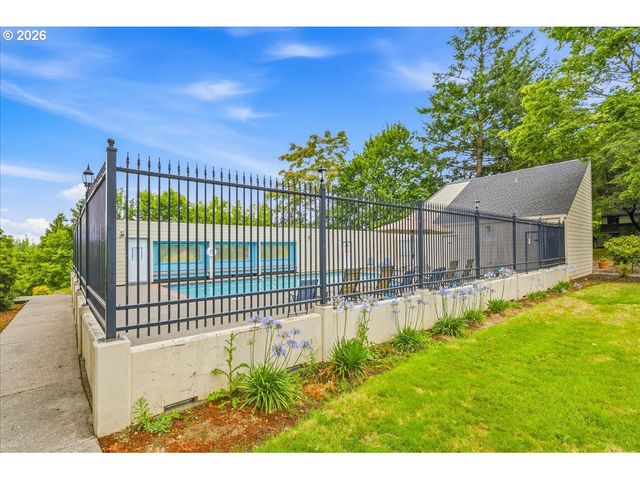 371 Ne Village Squire Ave 25, Gresham, OR 97030