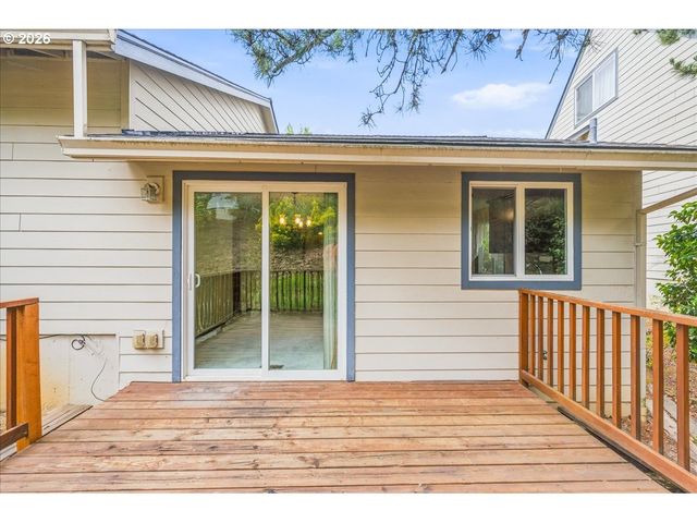 371 Ne Village Squire Ave 25, Gresham, OR 97030