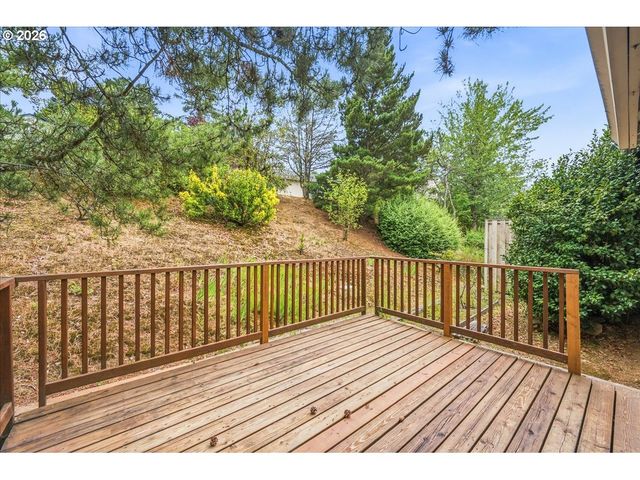 371 Ne Village Squire Ave 25, Gresham, OR 97030