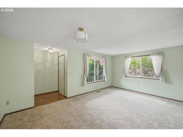 371 Ne Village Squire Ave 25, Gresham, OR 97030