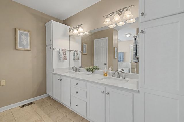 8404 Stewarts Bend Dr, Murfreesboro, TN 37129