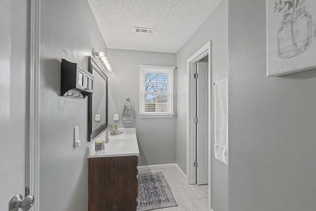 8404 Stewarts Bend Dr, Murfreesboro, TN 37129