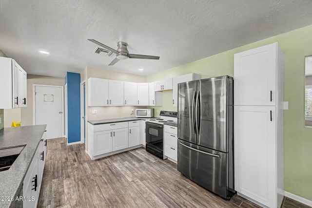 2330 E BROADWAY Avenue, Apache Junction, AZ 85119