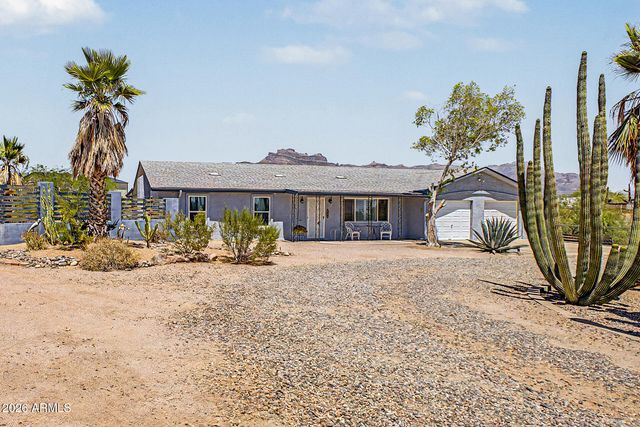 2330 E BROADWAY Avenue, Apache Junction, AZ 85119