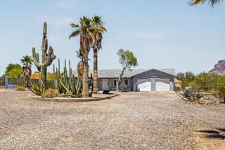 2330 E BROADWAY Avenue, Apache Junction, AZ 85119