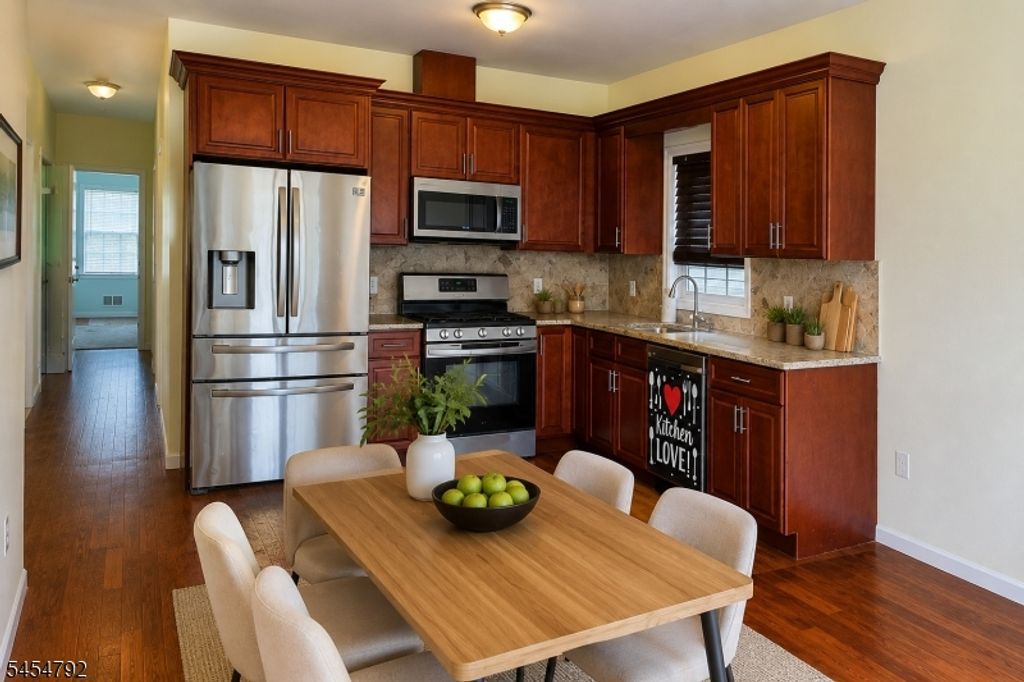 808 Livingston St, Elizabeth City, NJ 07201 — photo 3