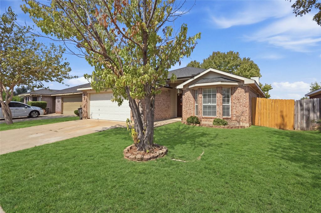 2332 Corral Drive, Fort Worth, TX 76133 — photo 3