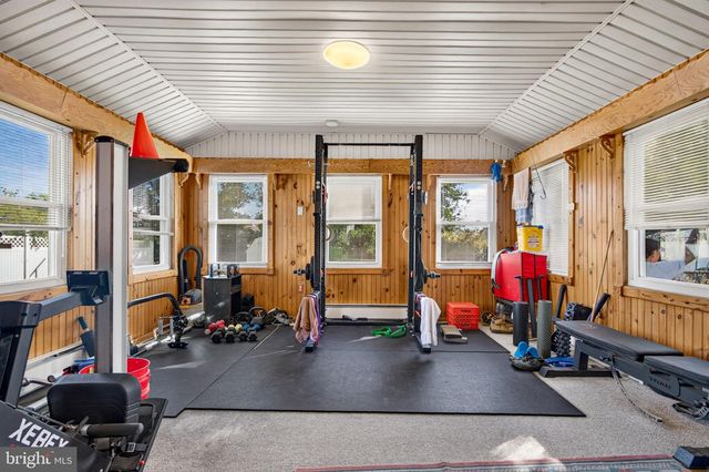 4 POINTVILLE RD, Pemberton, NJ 08068