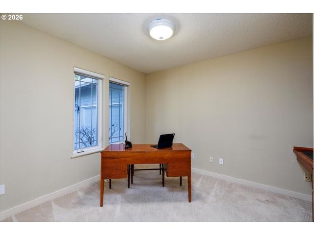 2212 Nw PINNACLE Dr, Portland, OR 97229