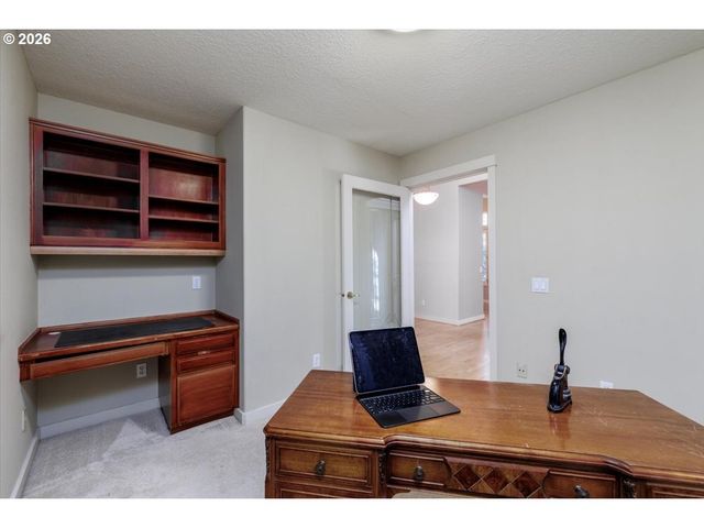 2212 Nw PINNACLE Dr, Portland, OR 97229