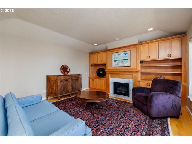 2212 Nw PINNACLE Dr, Portland, OR 97229