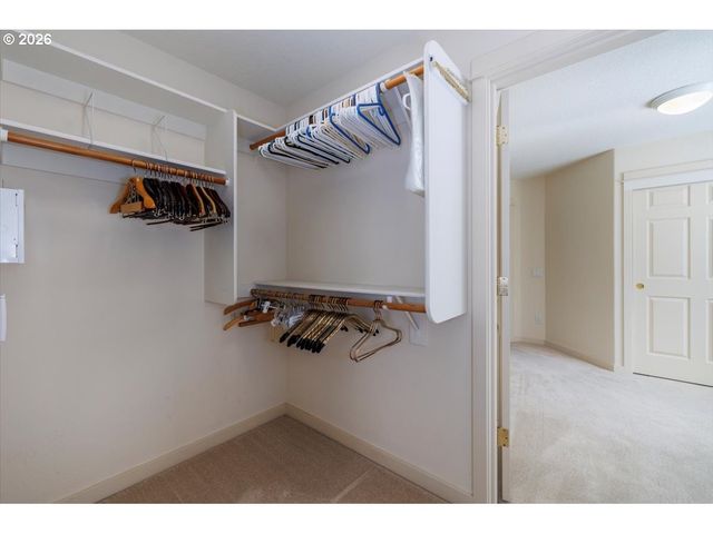 2212 Nw PINNACLE Dr, Portland, OR 97229