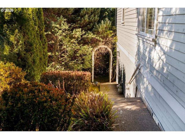 2212 Nw PINNACLE Dr, Portland, OR 97229