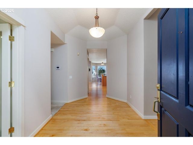 2212 Nw PINNACLE Dr, Portland, OR 97229