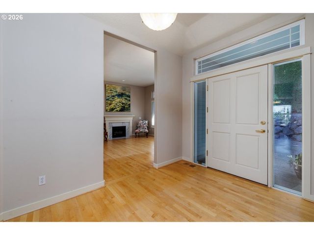 2212 Nw PINNACLE Dr, Portland, OR 97229