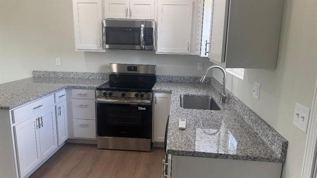 1106 S Mitchell Street, Warrensburg, MO 64093