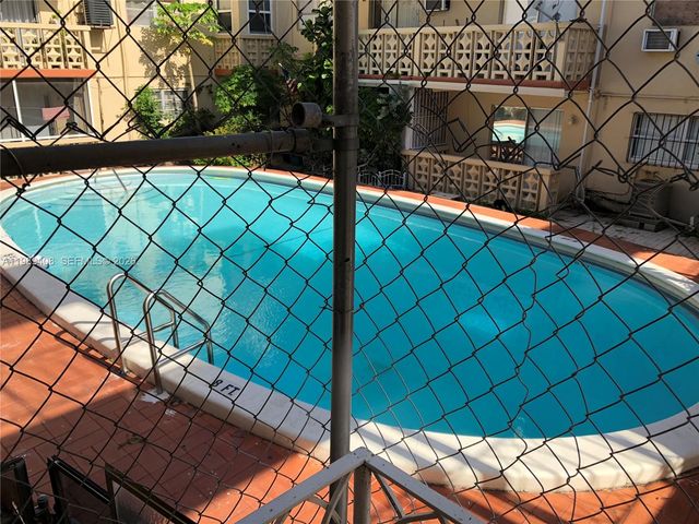 2551 NW 13th St 29, Miami, FL 33125