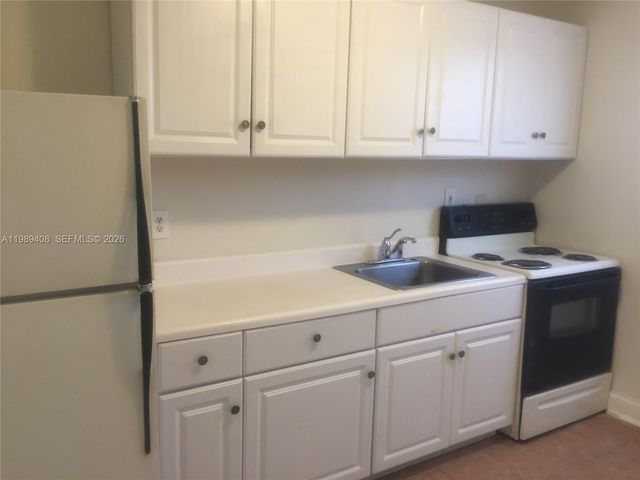 2551 NW 13th St 29, Miami, FL 33125