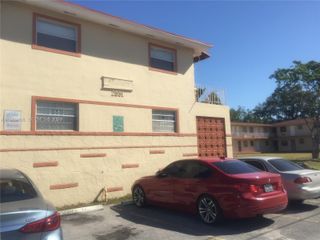 2551 NW 13th St 29, Miami, FL 33125