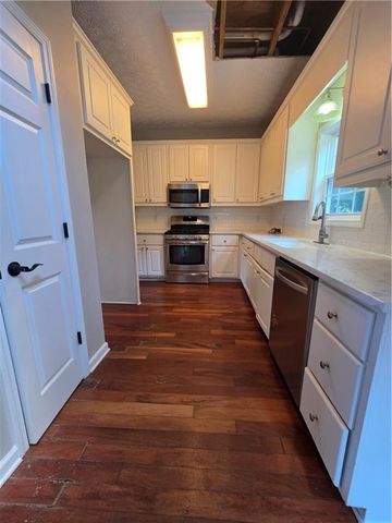 975 Whitehead Road, Sugar Hill, GA 30518