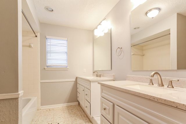20127 Pinehurst Trail Drive, Humble, TX 77346