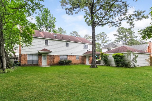20127 Pinehurst Trail Drive, Humble, TX 77346