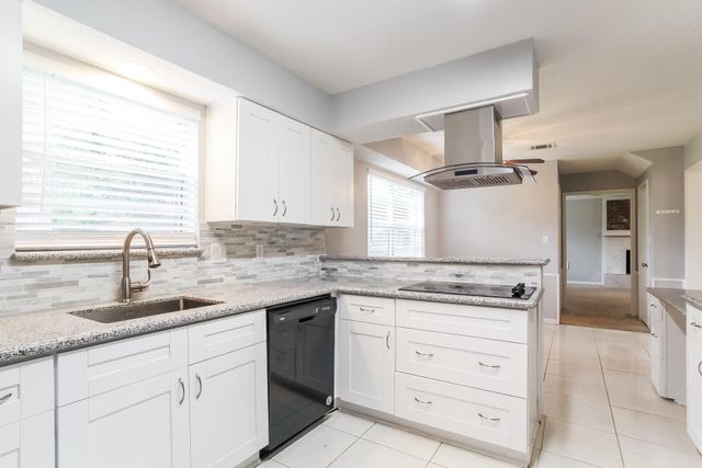 20127 Pinehurst Trail Drive, Humble, TX 77346